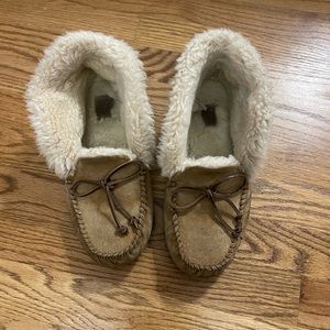 Good condition ugh slippers wear 2 ways